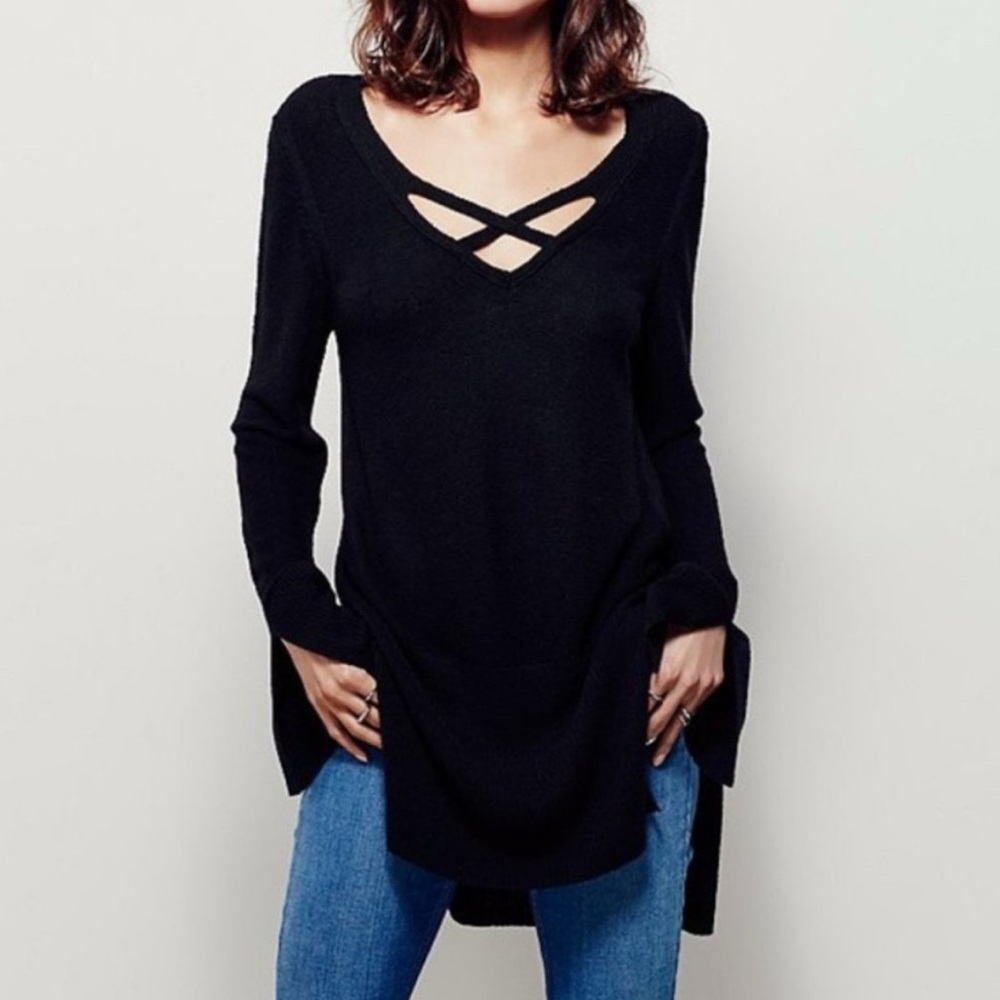 🔥Free People Crisscross Front Sweater Size XS Hi Lo Hem Slit Sleeve Cuffs Back